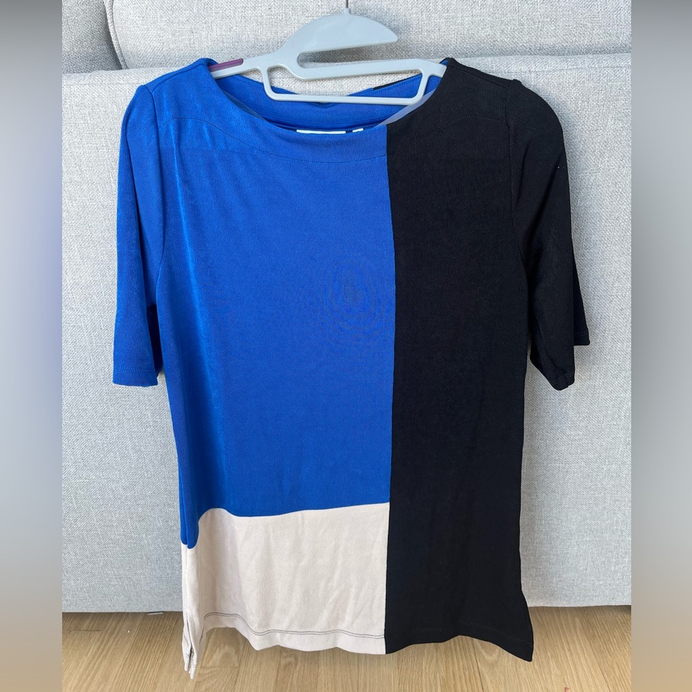Chicos Traveler colorblock Tunic. Chicos 0.